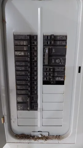 $2,400 | 610 New York Street, Navasota, TX 77868