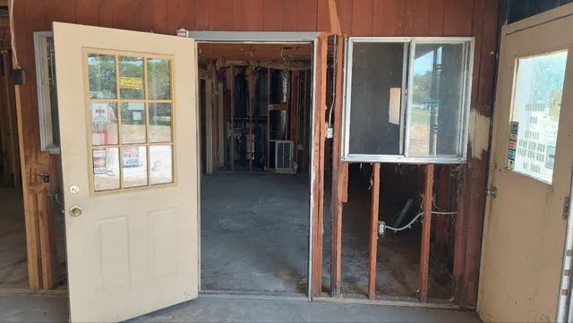 $2,400 | 610 New York Street, Navasota, TX 77868