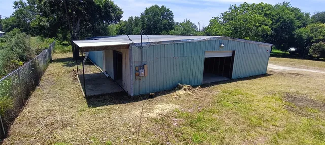 $2,400 | 610 New York Street, Navasota, TX 77868