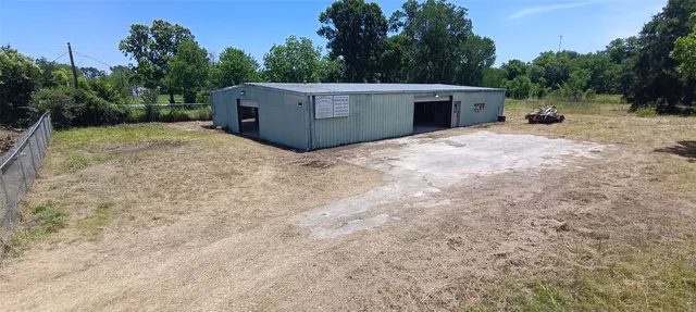 $2,400 | 610 New York Street, Navasota, TX 77868