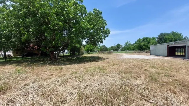$2,400 | 610 New York Street, Navasota, TX 77868