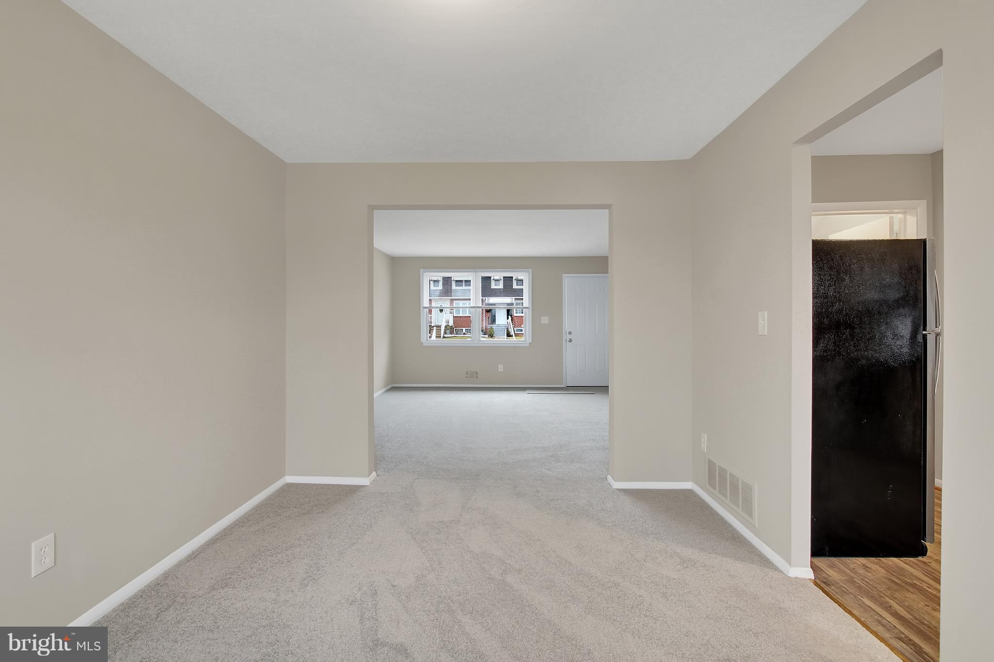 5678 Leiden Road Baltimore, MD 21206 - Photo 6 of 26 View from DR to LR