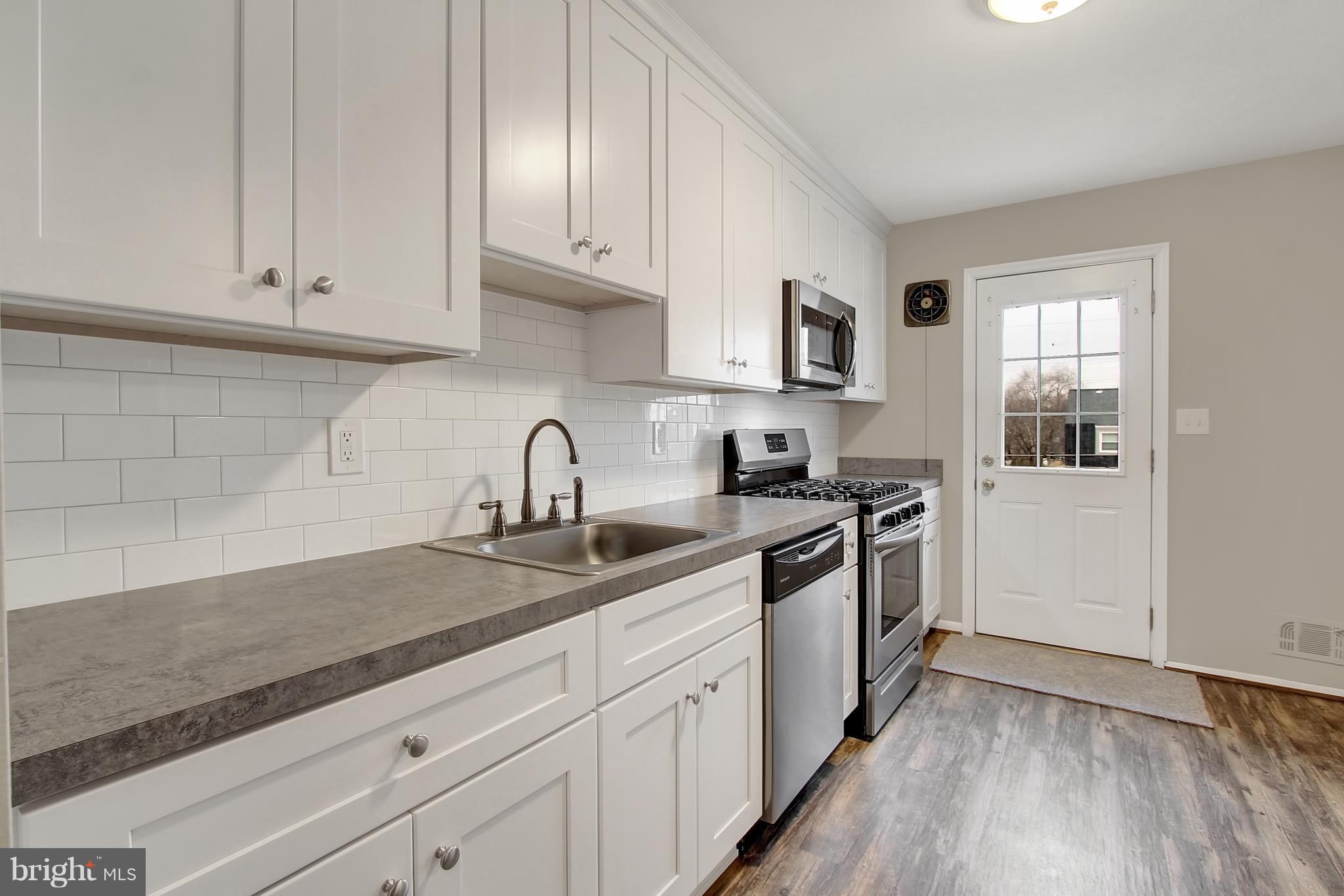 5678 Leiden Road Baltimore, MD 21206 - Photo 8 of 26 Kitchen