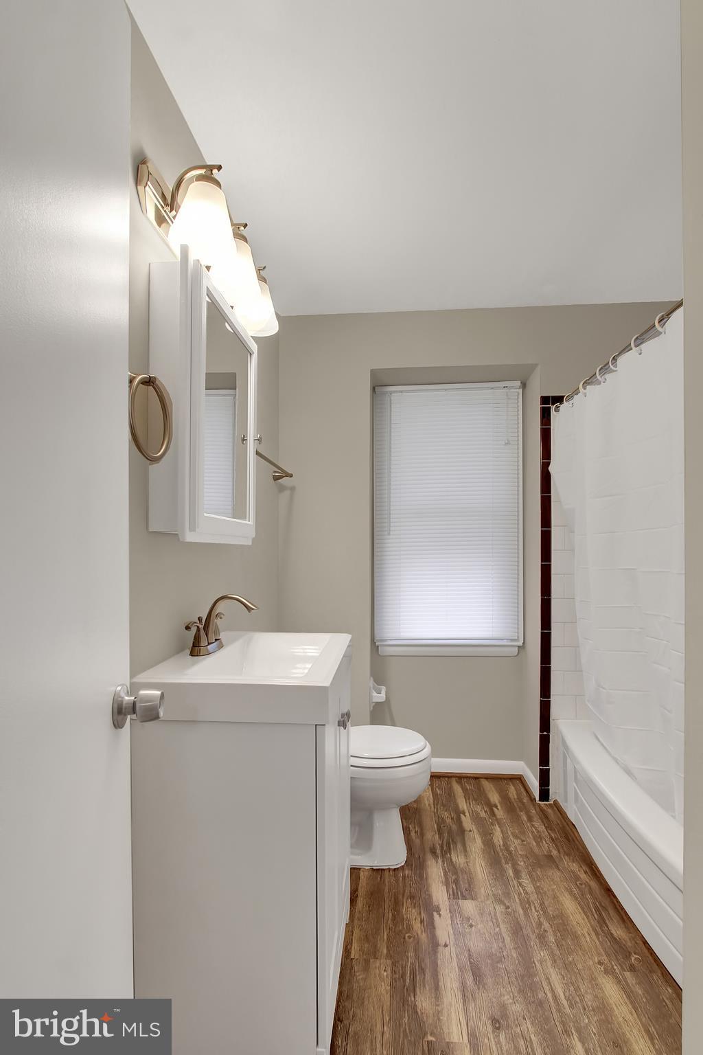 5678 Leiden Road Baltimore, MD 21206 - Photo 10 of 26 Hall Bath