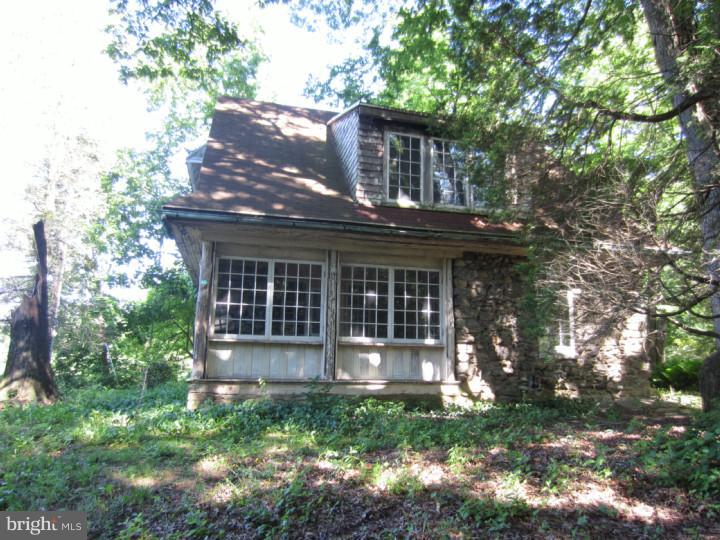 2646 Hill Road Reading, PA 19606 - Photo 4 of 13