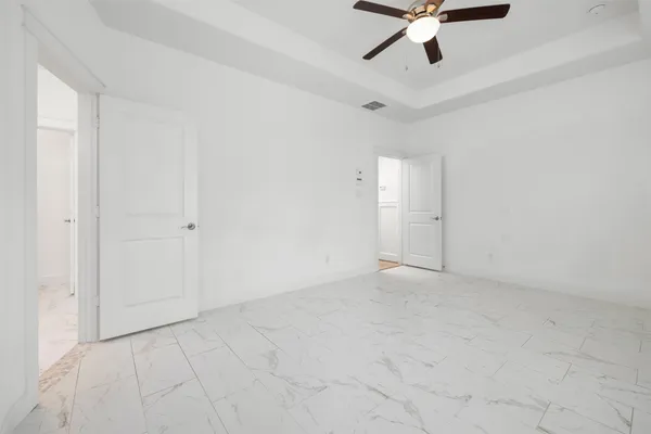 $2,725 | 902 West 20th Street, Unit C, Houston, TX 77008