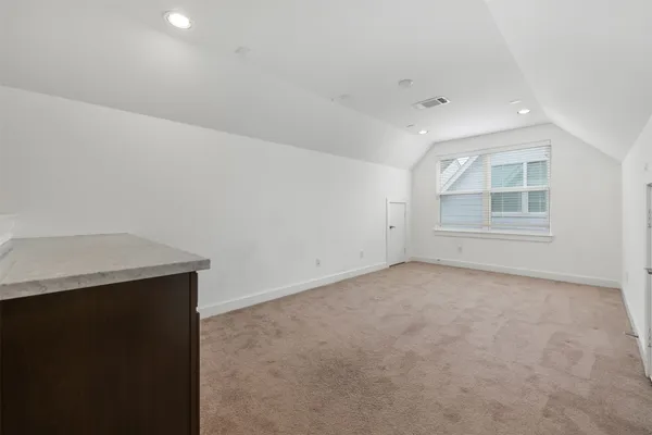 $2,725 | 902 West 20th Street, Unit C, Houston, TX 77008
