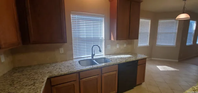 $2,275 | 249 Nomad Lane, Cibolo, TX 78108