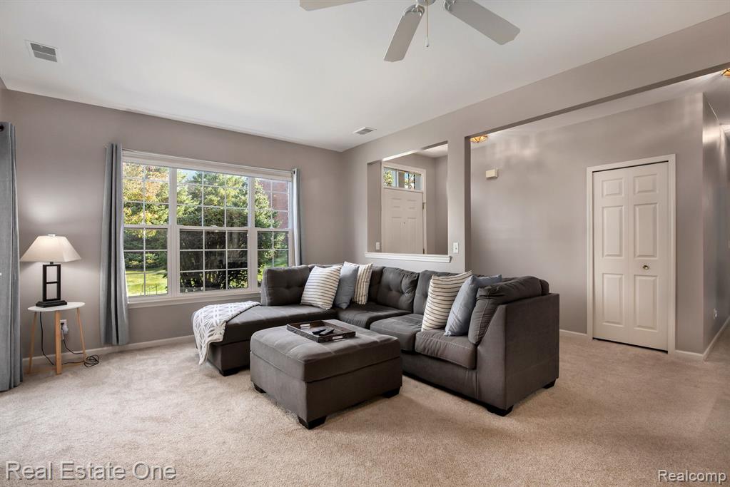 1948 Flagstone Circle Rochester, MI 48307 - Photo 6 of 25