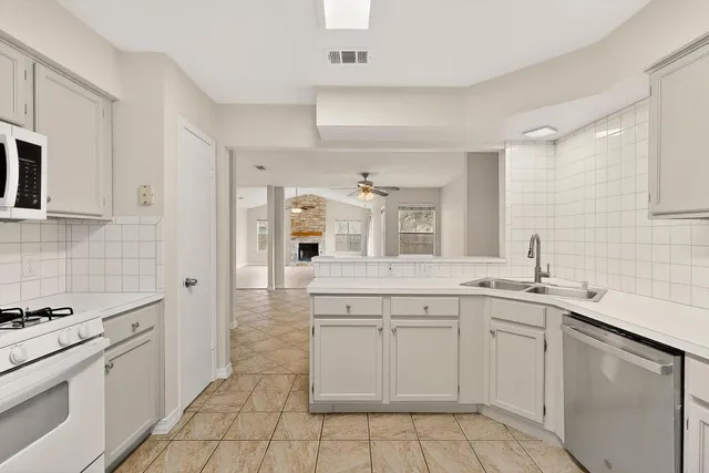 $2,595 | 5300 Honey Dew Terrace, Austin, TX 78749