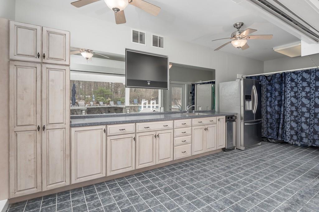 26 Greybirch Road Andover, MA 01810 - Photo 11 of 42