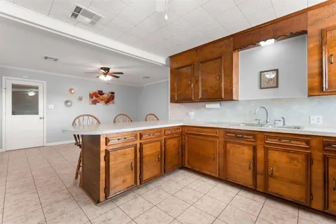 $254,900 | 1910 North Beglis Parkway, Sulphur, LA 70663