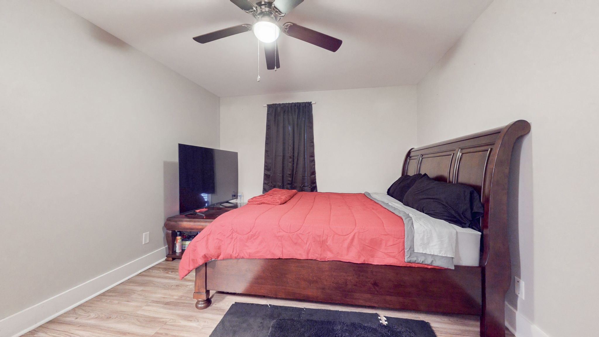 320 Welch Road, Unit P2 Nashville, TN 37211 - Photo 13 of 22 a bedroom with a bed and a dresser
