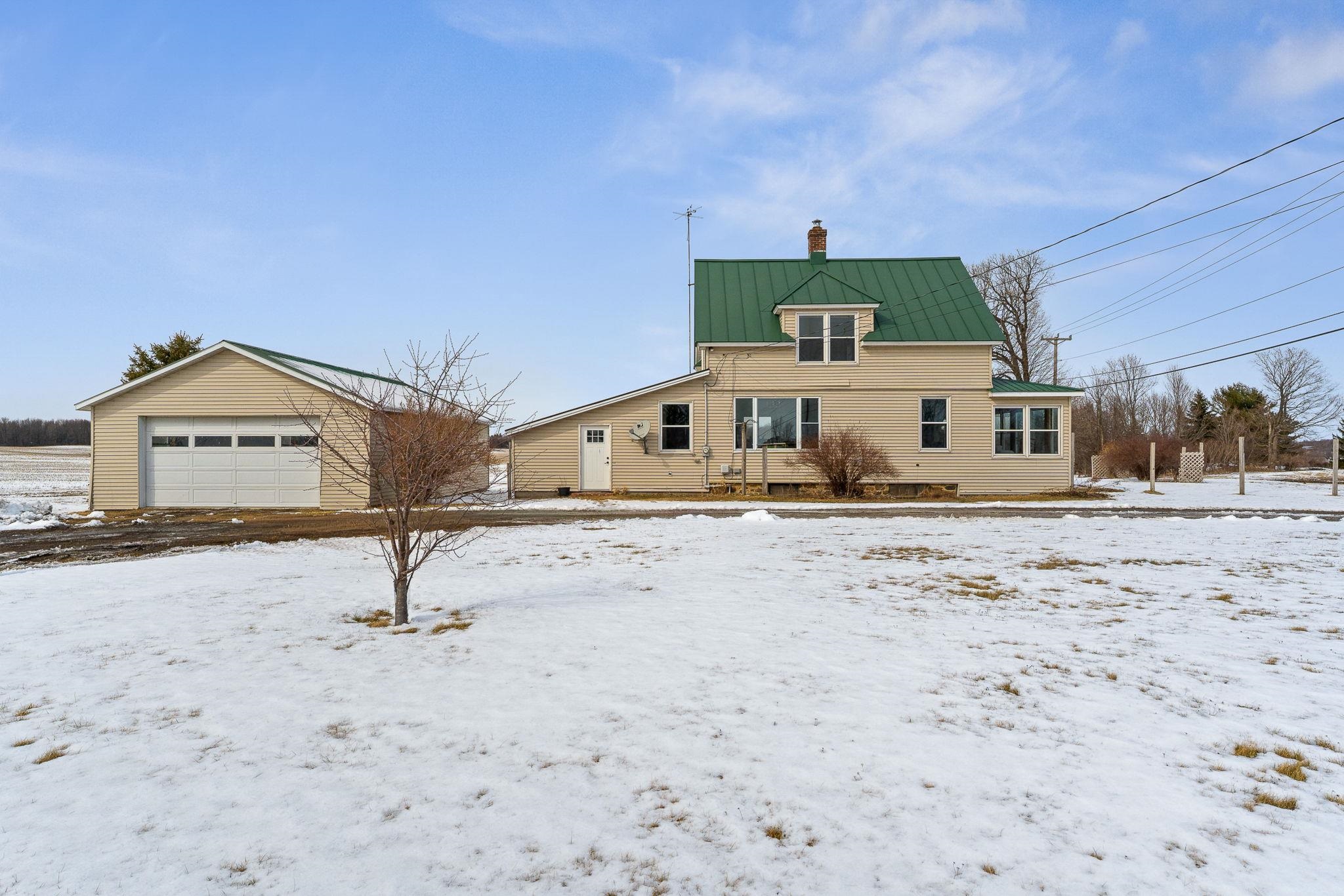 247 Highway 2 Grand Isle, VT 05458 - Photo 1 of 58