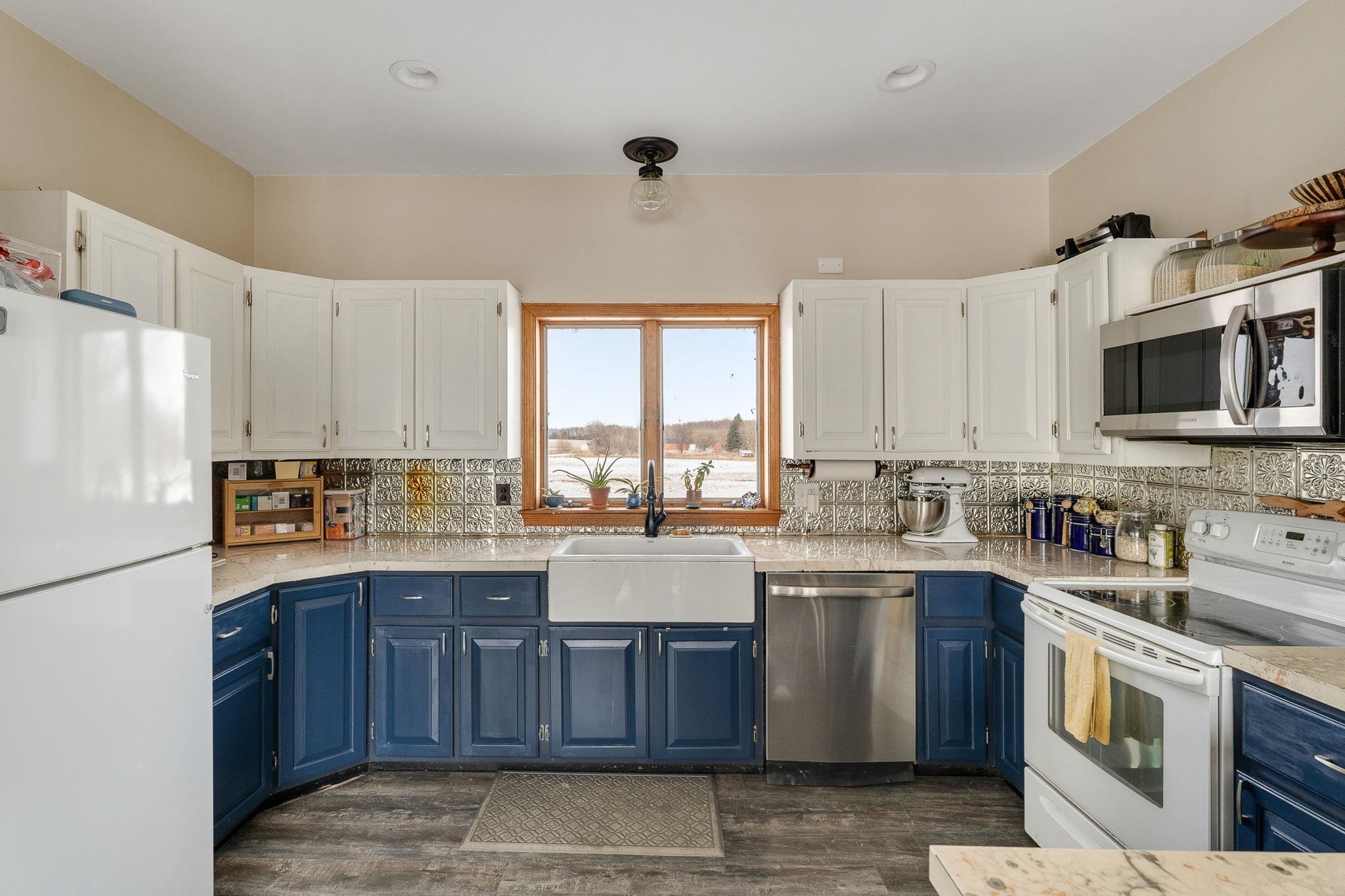 247 Highway 2 Grand Isle, VT 05458 - Photo 11 of 58