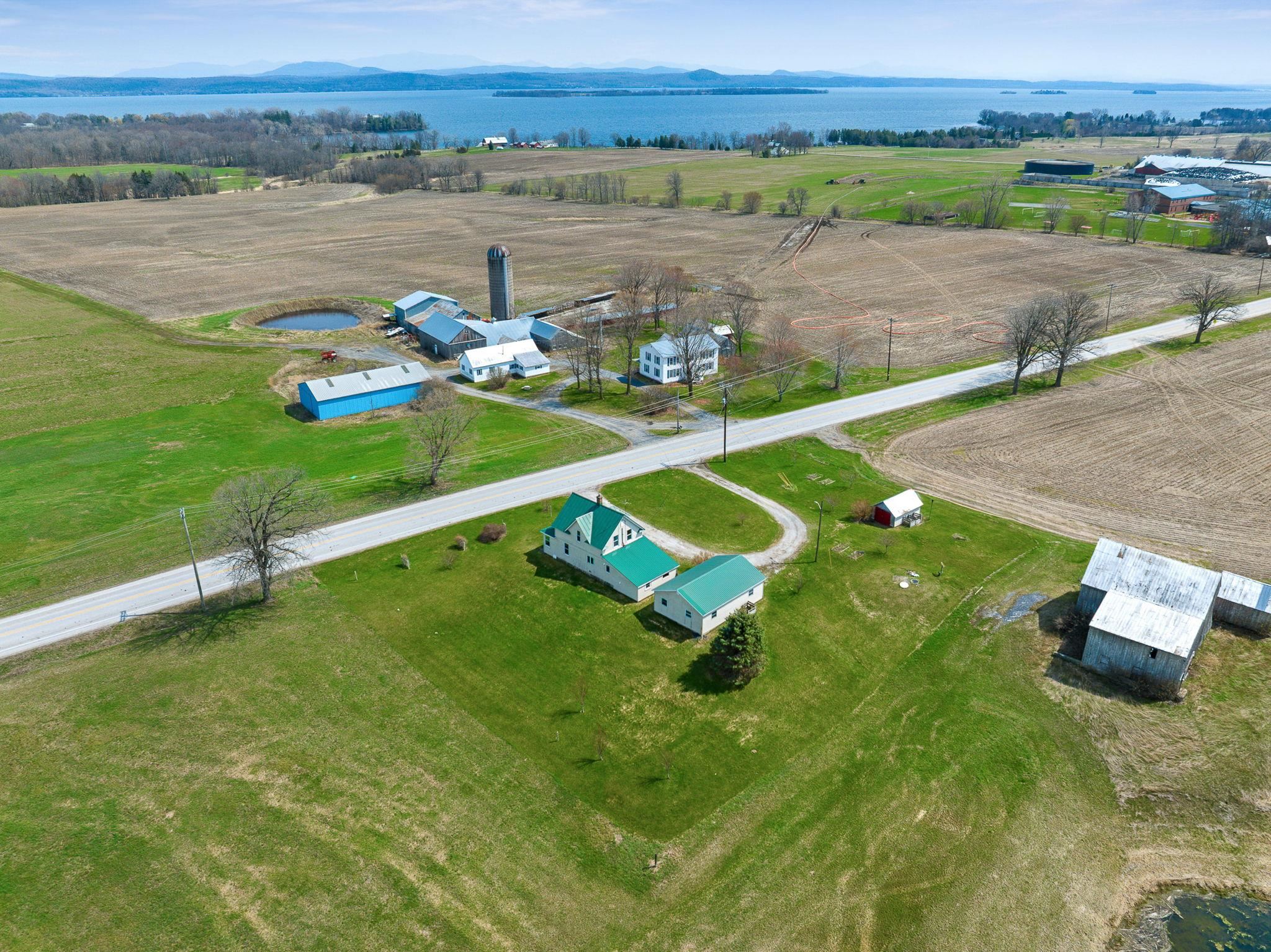 247 Highway 2 Grand Isle, VT 05458 - Photo 3 of 54