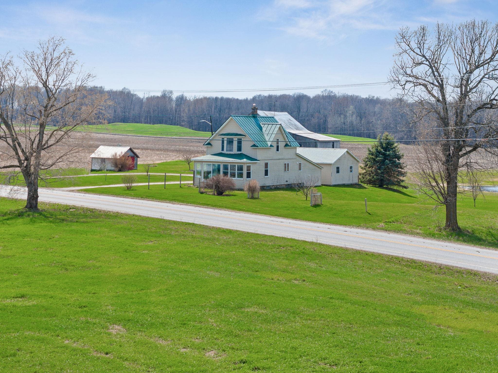 247 Highway 2 Grand Isle, VT 05458 - Photo 4 of 54