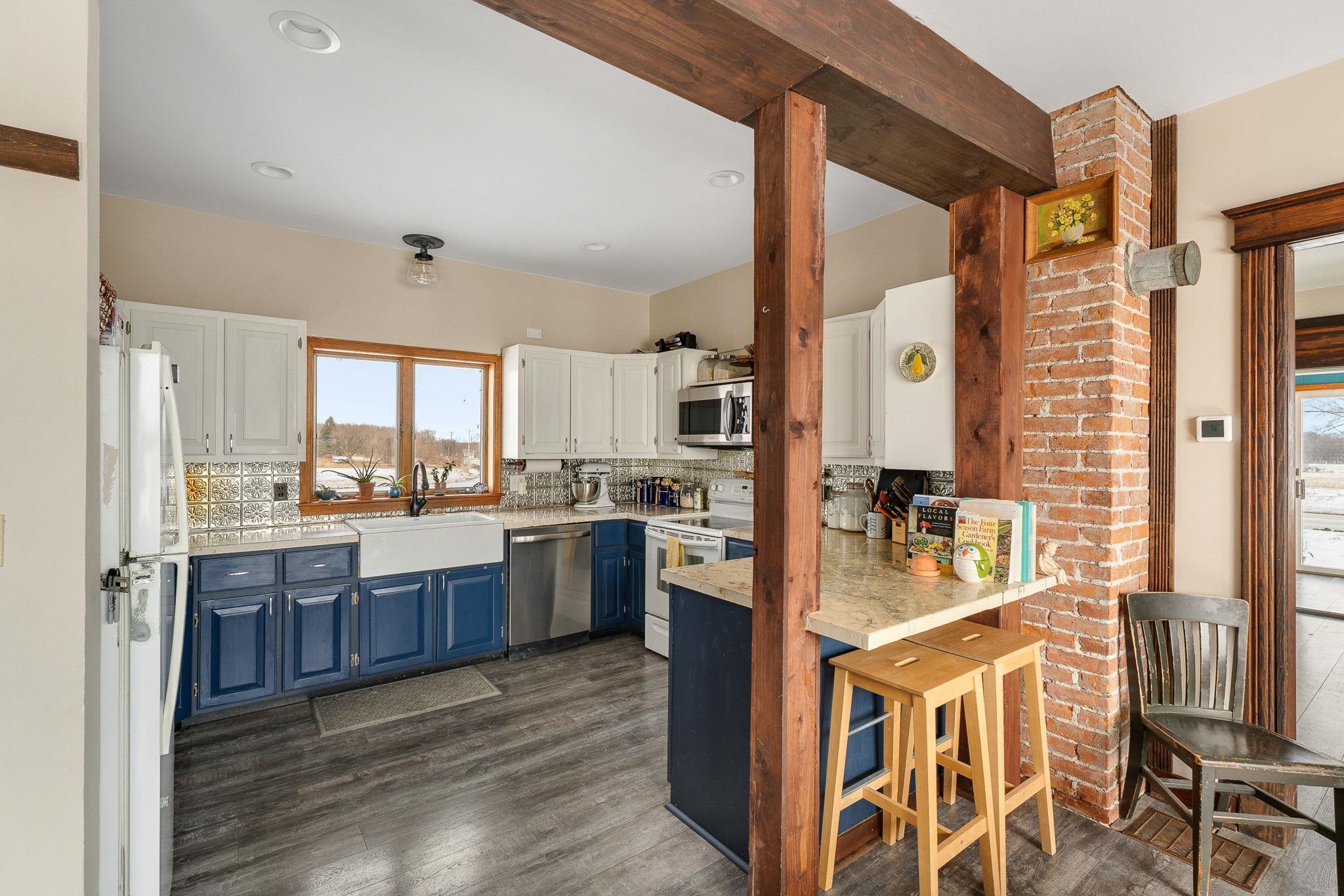 247 Highway 2 Grand Isle, VT 05458 - Photo 10 of 58