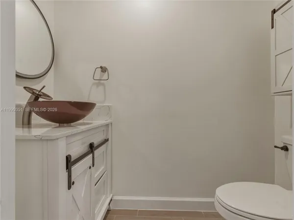 $3,000 | 6011 Woods Edge Circle, Unit 6011, Palm Beach Gardens, FL 33410