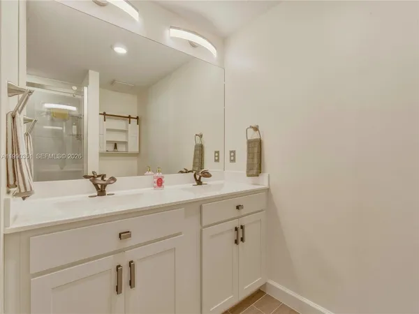 $3,000 | 6011 Woods Edge Circle, Unit 6011, Palm Beach Gardens, FL 33410