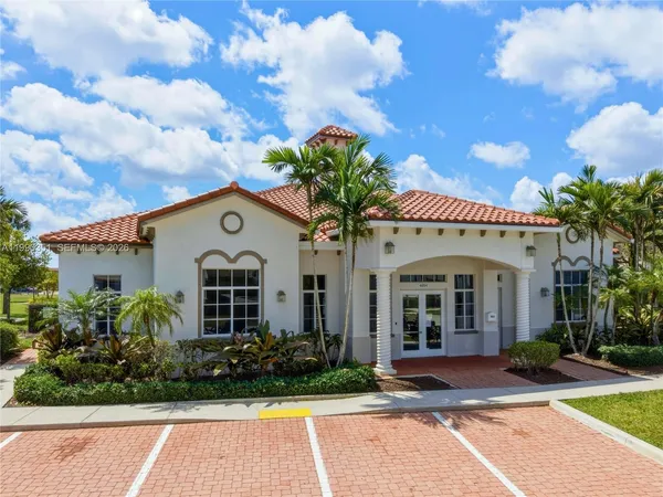 $3,000 | 6011 Woods Edge Circle, Unit 6011, Palm Beach Gardens, FL 33410