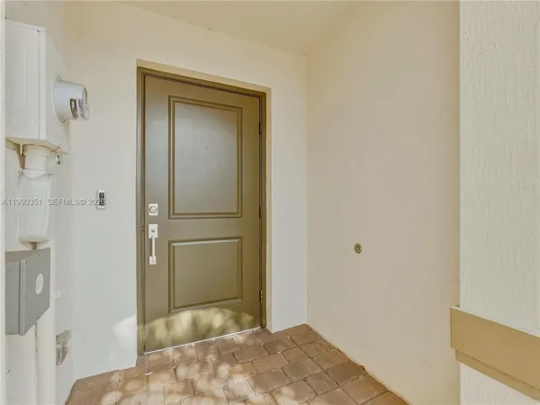 $3,000 | 6011 Woods Edge Circle, Unit 6011, Palm Beach Gardens, FL 33410