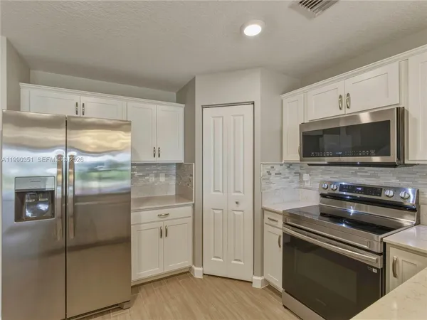 $3,000 | 6011 Woods Edge Circle, Unit 6011, Palm Beach Gardens, FL 33410