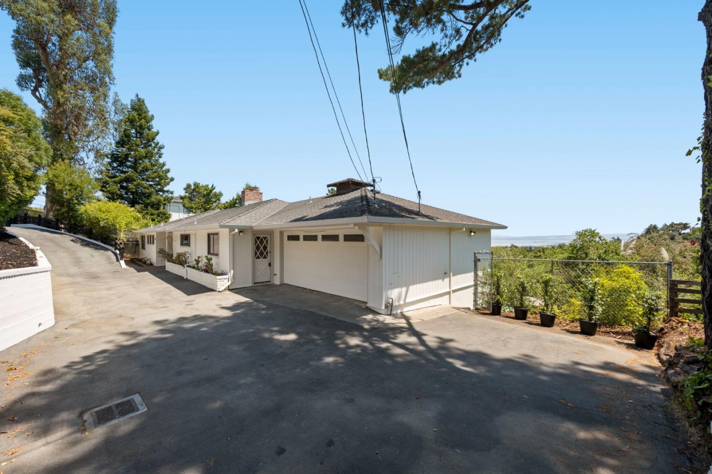 1407 Carlton Road Hillsborough, CA 94010 - Photo 19 of 113