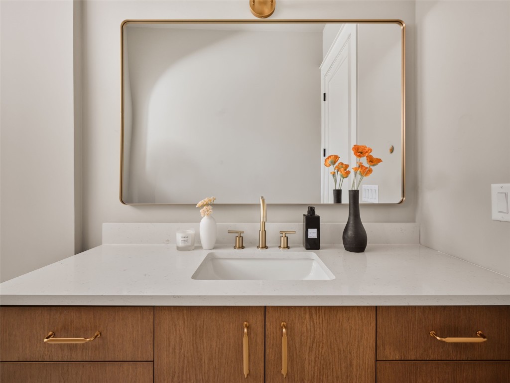 610 Allen Street, Unit 1 Austin, TX 78702 - Photo 29 of 32 Bathroom featuring vanity