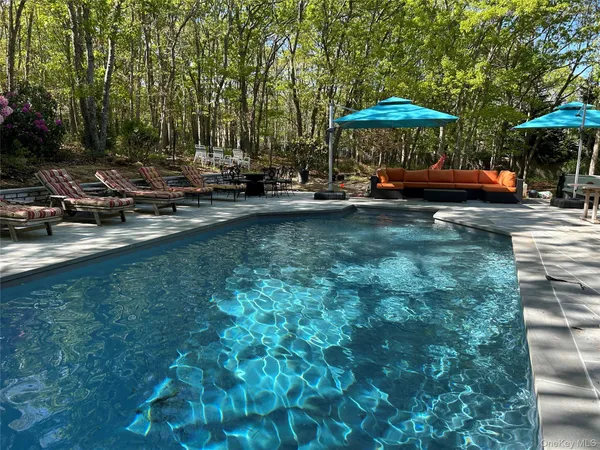 $25,000 | 40 Bonac Woods Lane, East Hampton, NY 11937