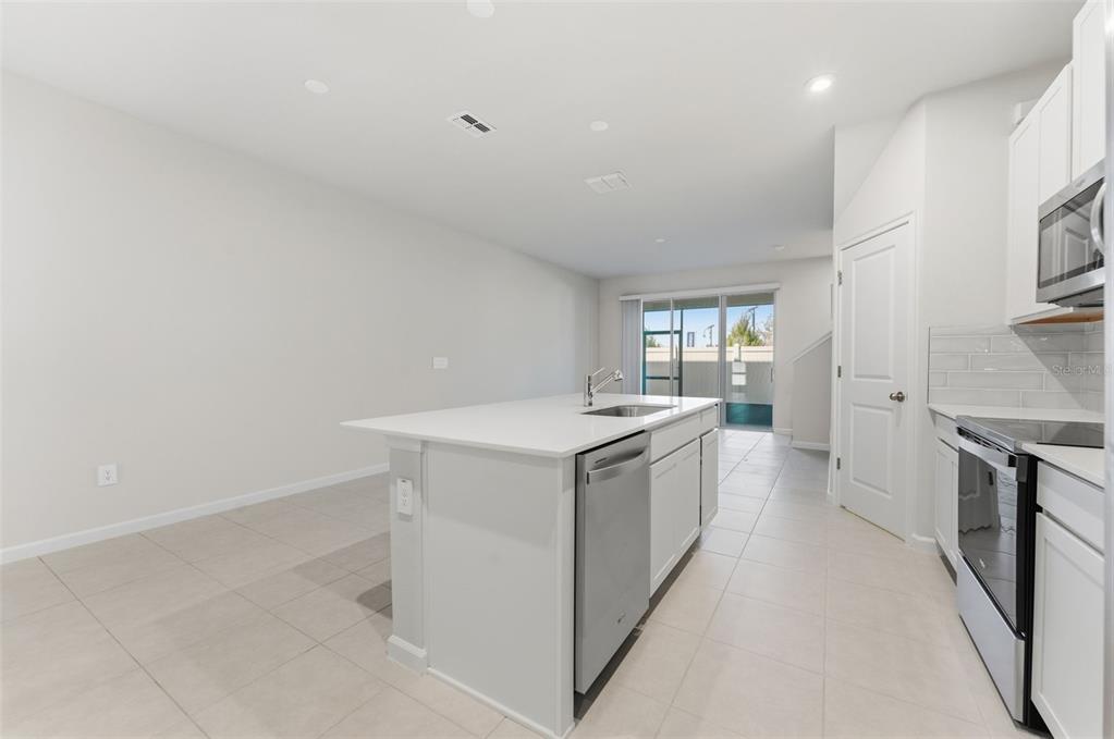 3264 Timber Xing Avenue Brandon, FL 33511 - Photo 7 of 35