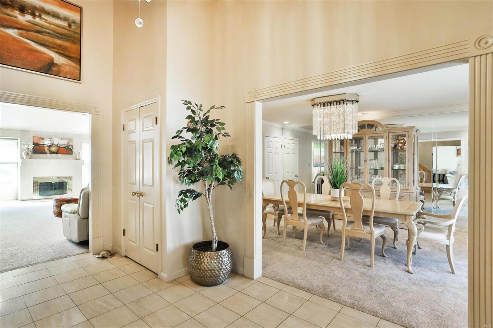 14060 Ladue Road Chesterfield, MO 63017 - Photo 4 of 54 Gallery Image 4