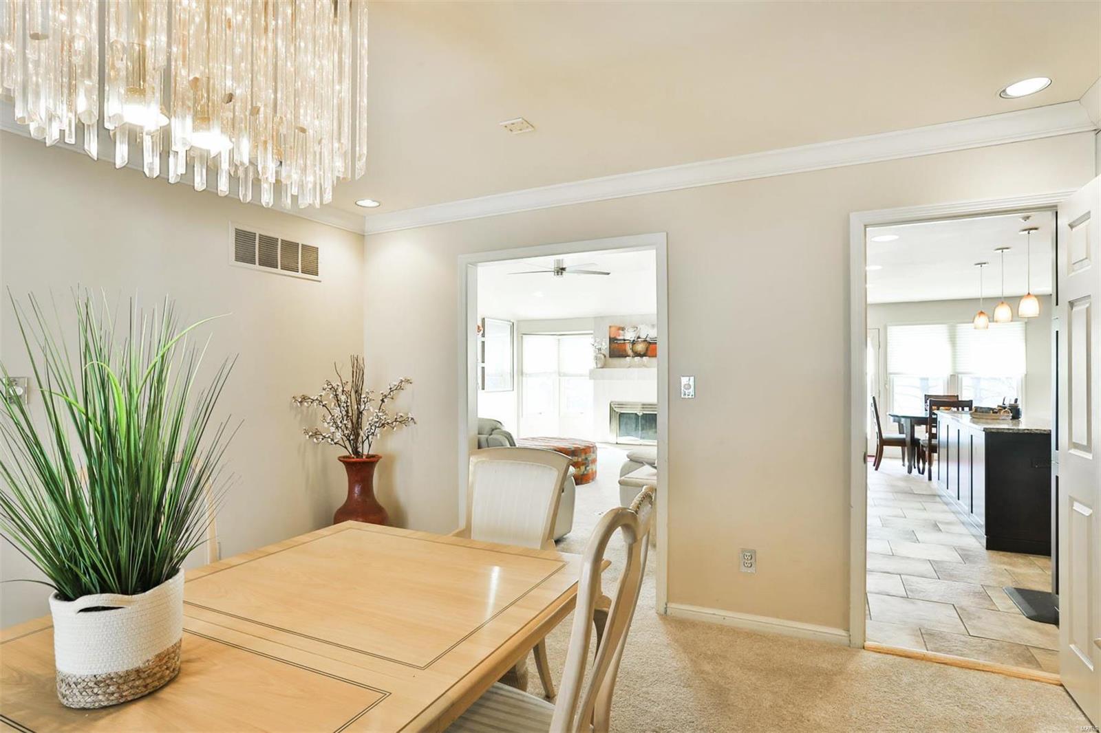 14060 Ladue Road Chesterfield, MO 63017 - Photo 7 of 54 Gallery Image 7