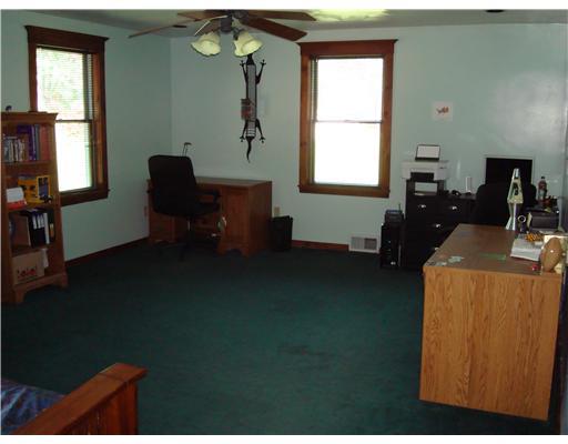 100 Noblestown Road Carnegie, PA 15106 - Photo 6 of 18 Den/Family/Great Room.