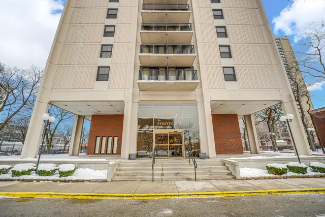 $169,900 | 2605 South Indiana Avenue, Unit 402, Chicago, IL 60616