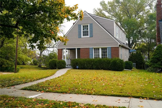 $349,000 | 6501 Charlotte Street, Kansas City, MO 64131