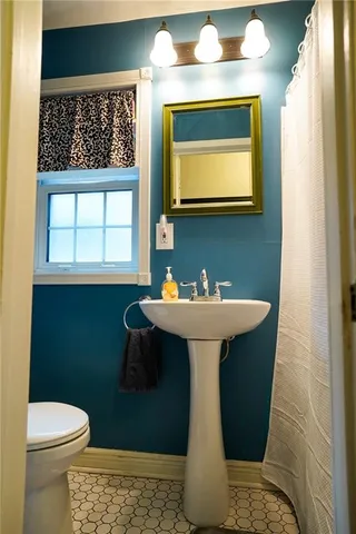 $349,000 | 6501 Charlotte Street, Kansas City, MO 64131