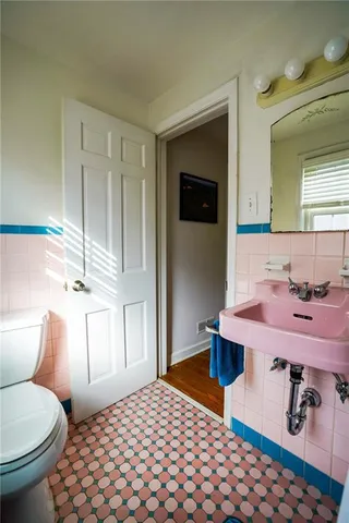 $349,000 | 6501 Charlotte Street, Kansas City, MO 64131