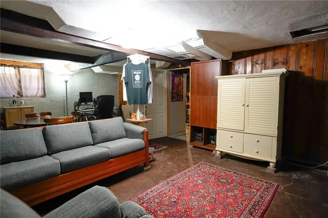 $349,000 | 6501 Charlotte Street, Kansas City, MO 64131