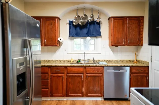 $349,000 | 6501 Charlotte Street, Kansas City, MO 64131