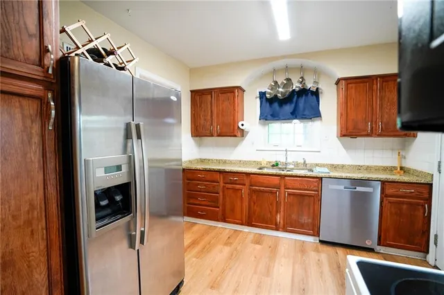 $349,000 | 6501 Charlotte Street, Kansas City, MO 64131