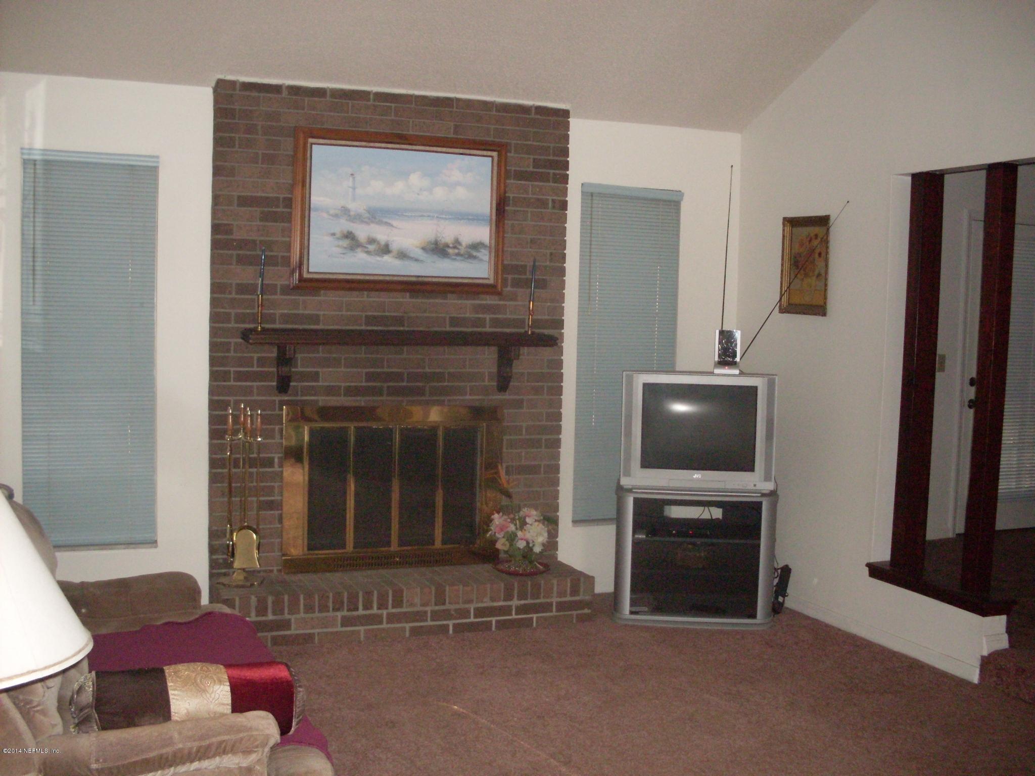 3885 Bramble Road Jacksonville, FL 32210 - Photo 4 of 28 Fireplace
