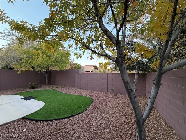 $1,950 | 10616 Calico Pines Avenue, Las Vegas, NV 89135