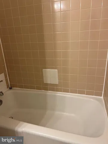 $1,500 | 5340 Holmes Run Parkway, Unit 516, Alexandria, VA 22304