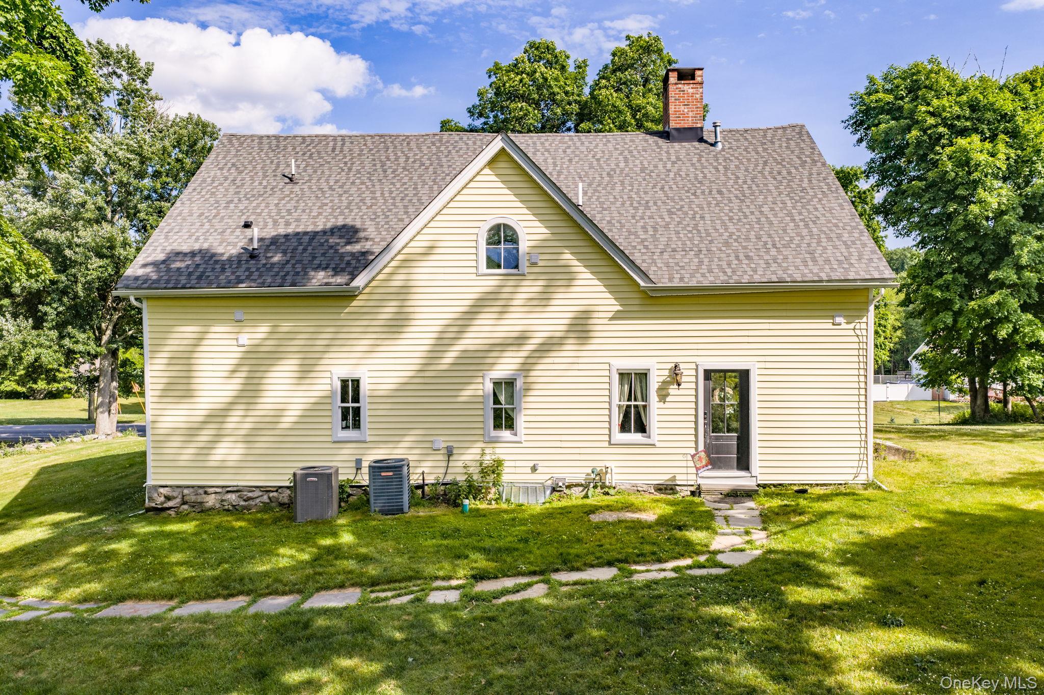633 Ridgebury Road Slate Hill, NY 10973 - Photo 3 of 48