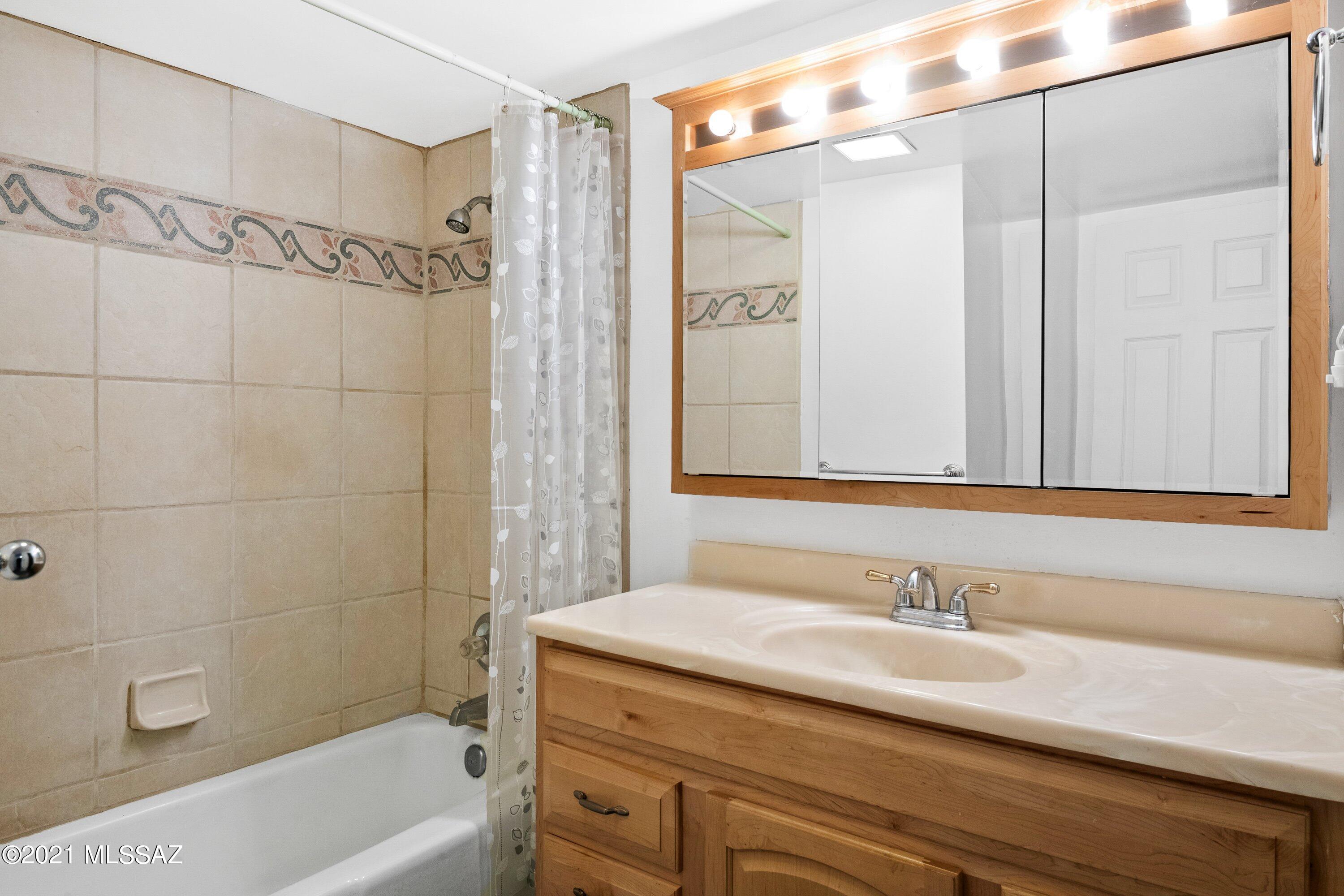 5387 East River Road Tucson, AZ 85718 - Photo 12 of 34 Gallery Image 12