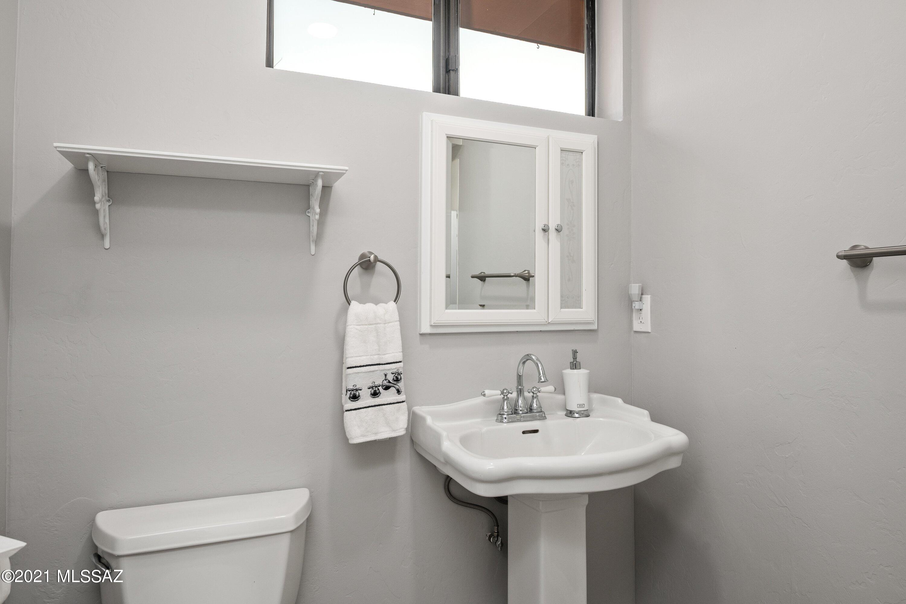 5387 East River Road Tucson, AZ 85718 - Photo 8 of 34 Gallery Image 8