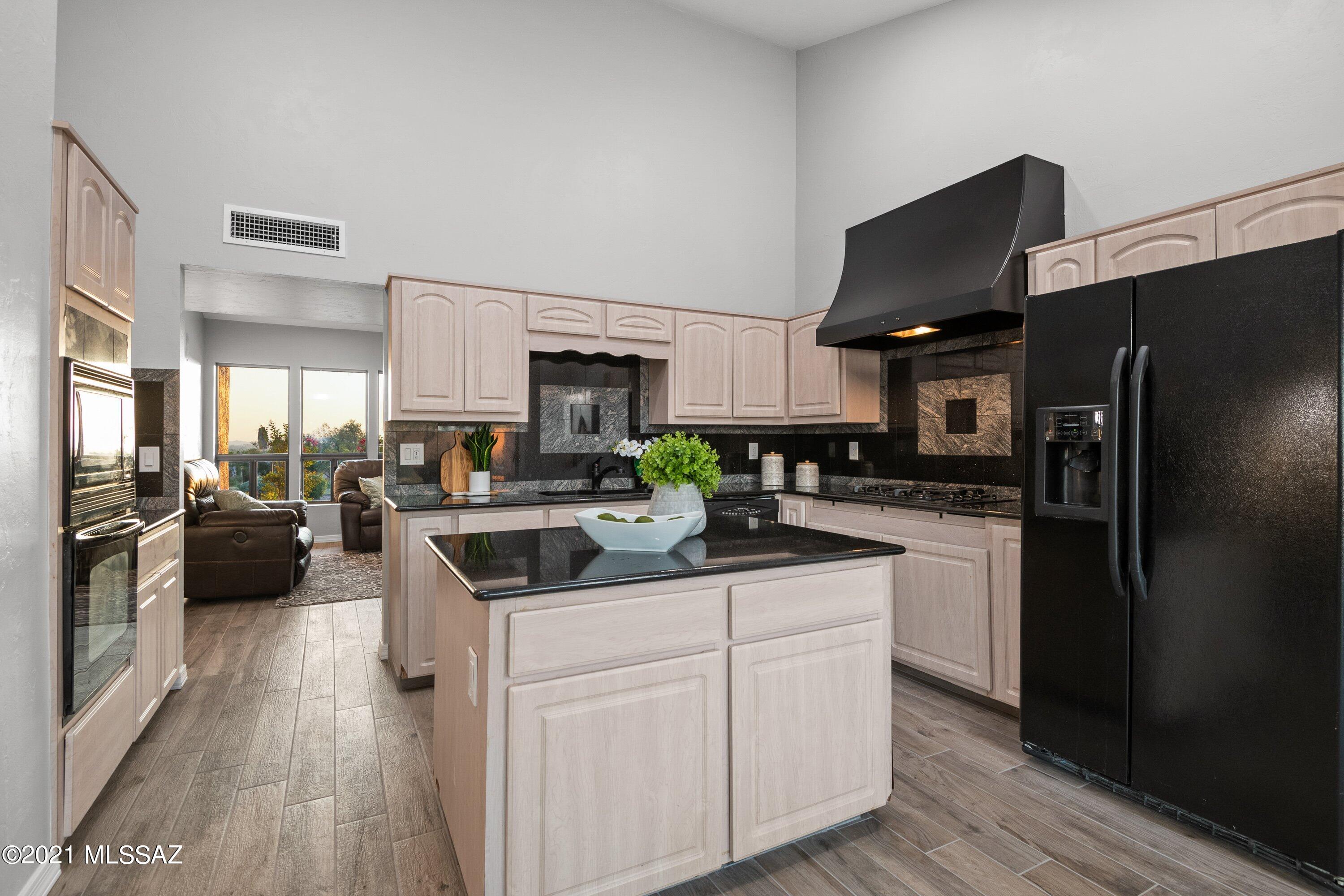 5387 East River Road Tucson, AZ 85718 - Photo 10 of 34 Gallery Image 10