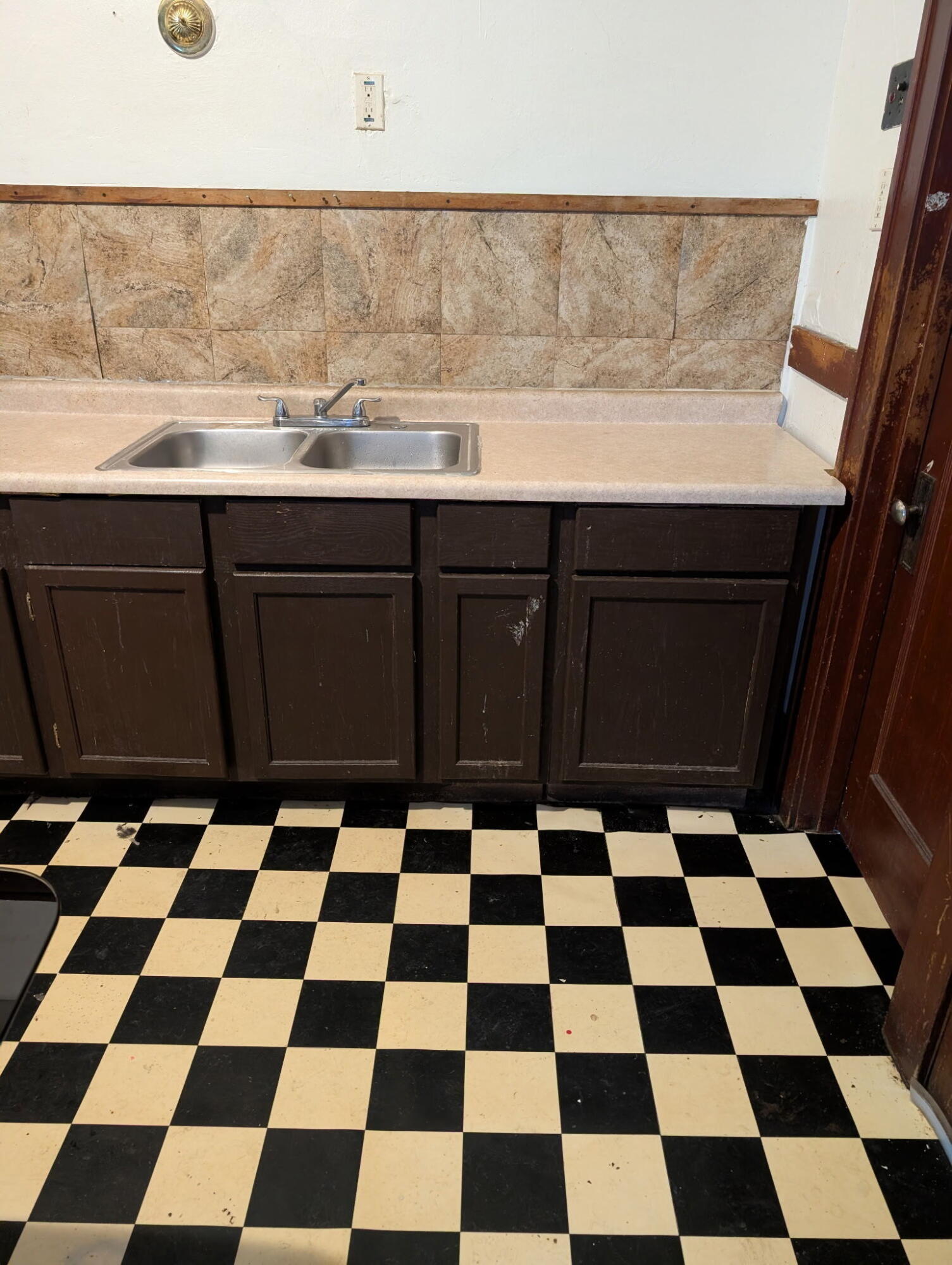 2342 North 45th Street, Unit 2344 Milwaukee, WI 53210 - Photo 11 of 16 Upper Kitchen