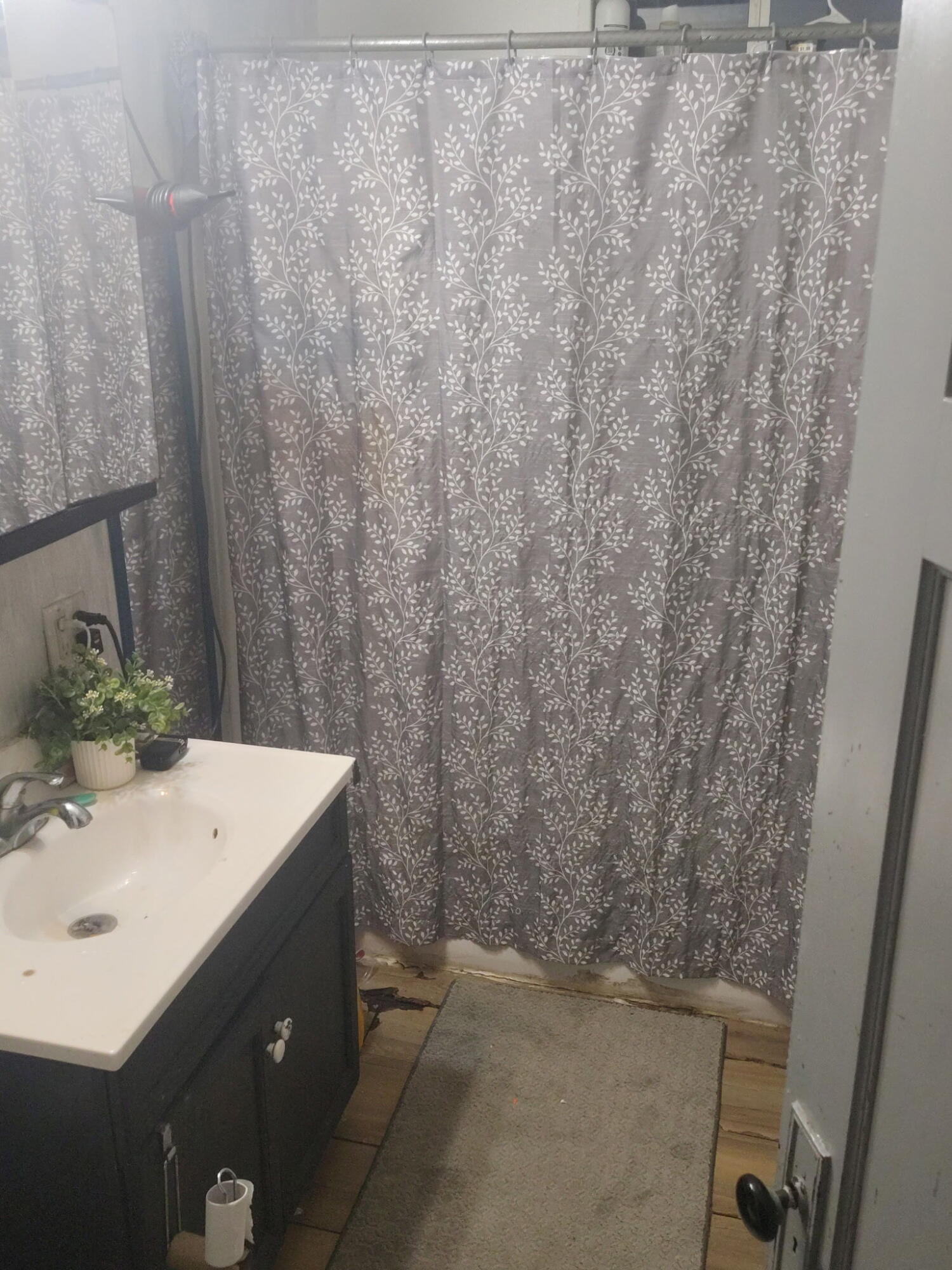 2342 North 45th Street, Unit 2344 Milwaukee, WI 53210 - Photo 14 of 16 Lower bathroom